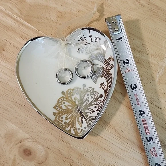 Beautiful Hallmark "With This Ring" Keepsake Christmas Ornament - Picture 5 of 6